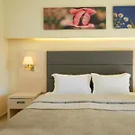 Üdülőközpont Ikos 5*